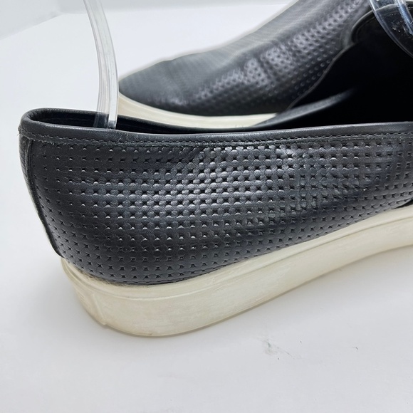 VINCE BLAIR Black Perforated Flats Loafers White Walls Slip On Casual Shoes  9 - Picture 15 of 16